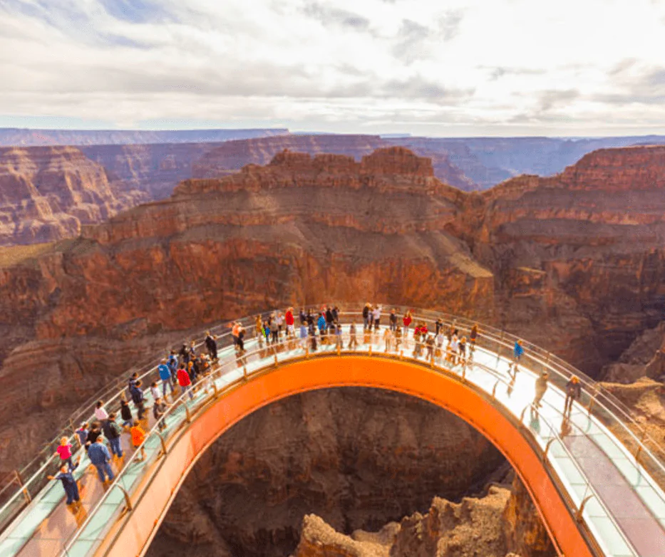 Passeios de helicóptero e rafting